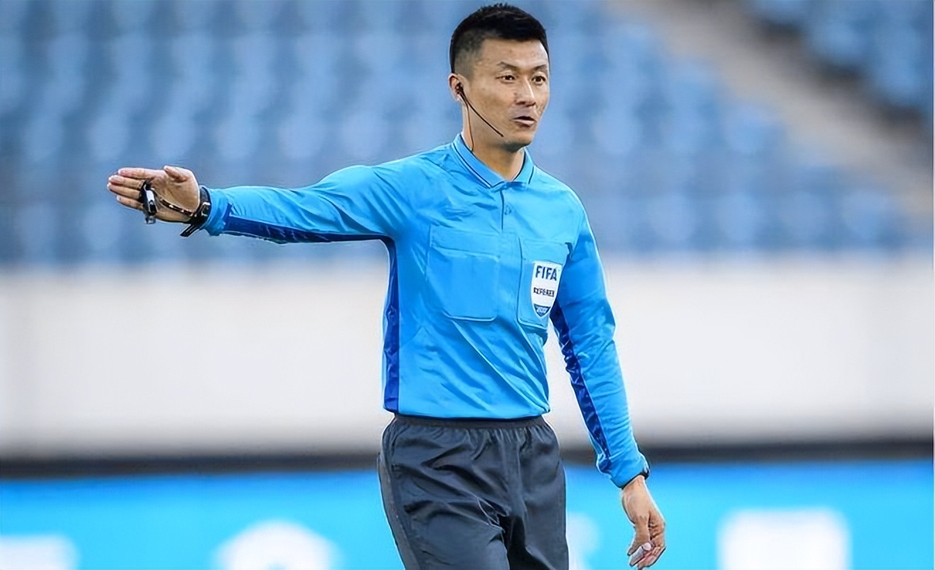 马宁裁判直播回放,马宁2002世界杯发牌是哪一场