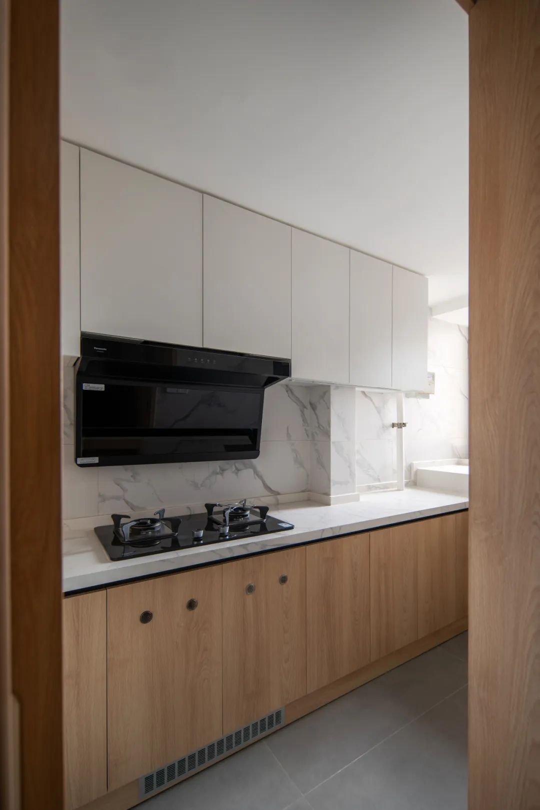 学区房小户型原木风装修风格,95平米原木风小户型