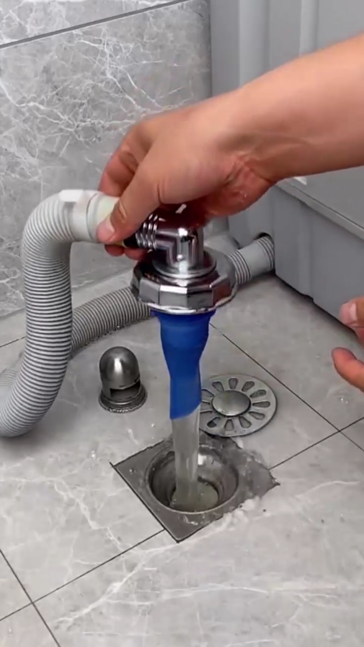 洗衣机放到阳台好还是卫生间好,洗衣机放厨房好还是阳台好