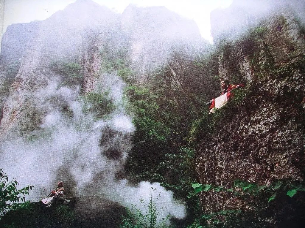 鑳″啗鐗堝皠闆曡嫳闆勪紶涓殑绁為洉渚犱荆,鑳″啗婕旂殑灏勯洉鑻遍泟浼犵涓夊崄涓冮泦