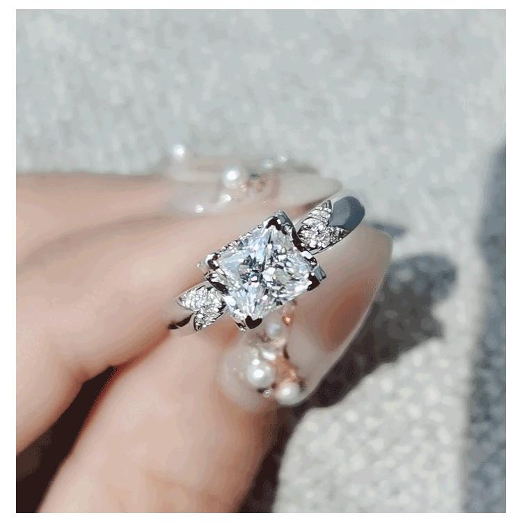 比利时魔星钻跟美国莫桑钻哪个好 (莫桑钻与魔星钻哪个好)