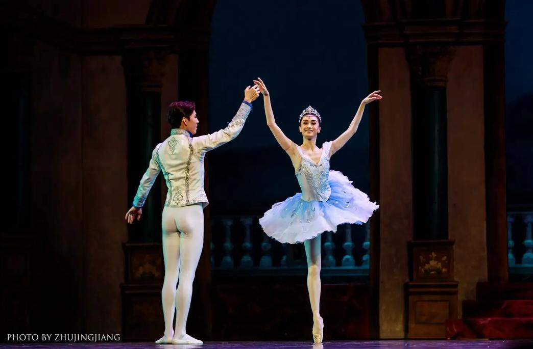 芭蕾舞剧英国灰姑娘简介,芭蕾舞剧灰姑娘