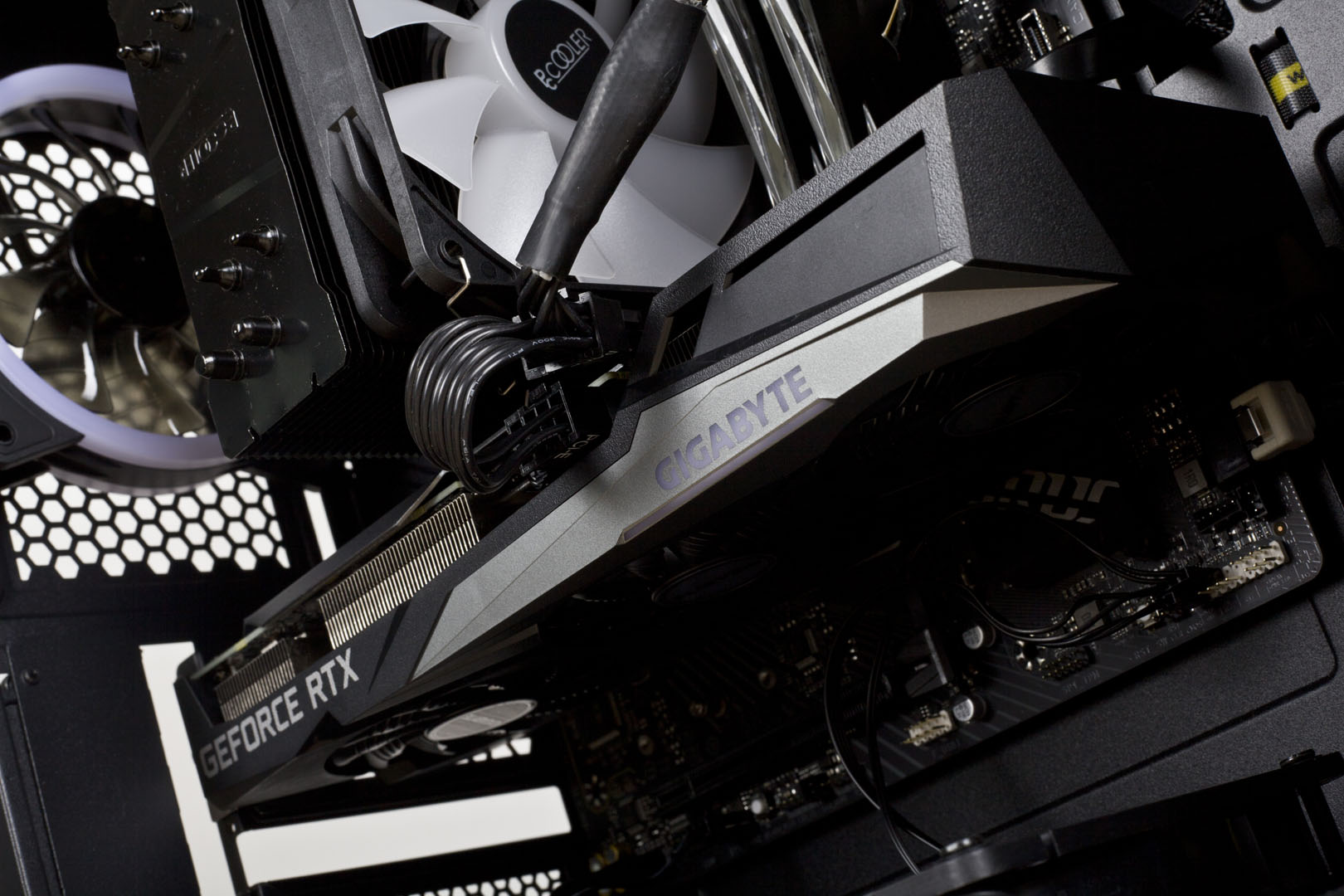 抄底进行时,甜点级技嘉RTX3060魔鹰体验