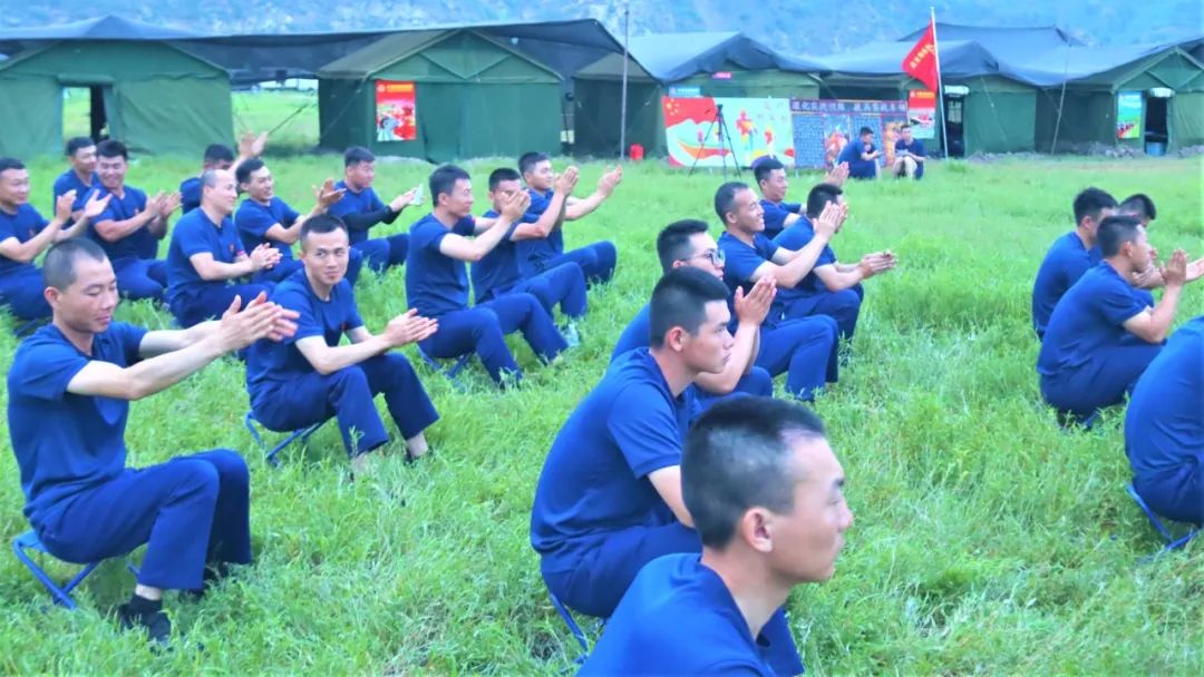 野外驻训丨三尺讲台论剑“四会”政治教员比武风起云涌