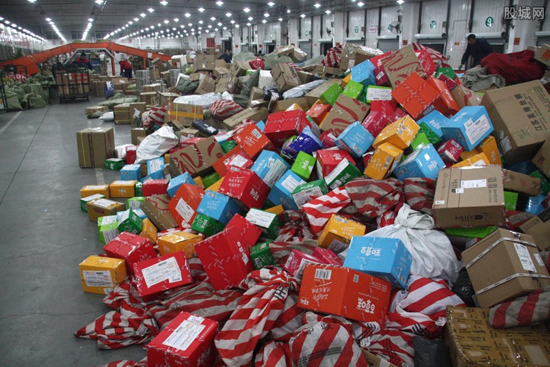 往美国寄25公斤货哪个快递便宜,寄100kg大件用什么快递便宜