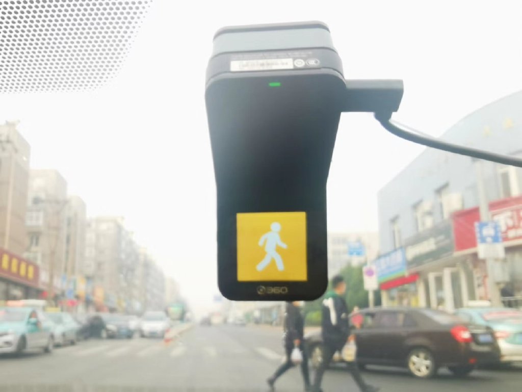 最新高清夜视行车记录仪,记录仪高清夜视24小时行车记录仪