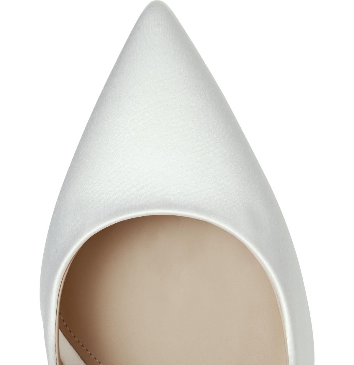 安吉丽娜朱莉最新穿搭,安吉丽娜朱莉走红毯