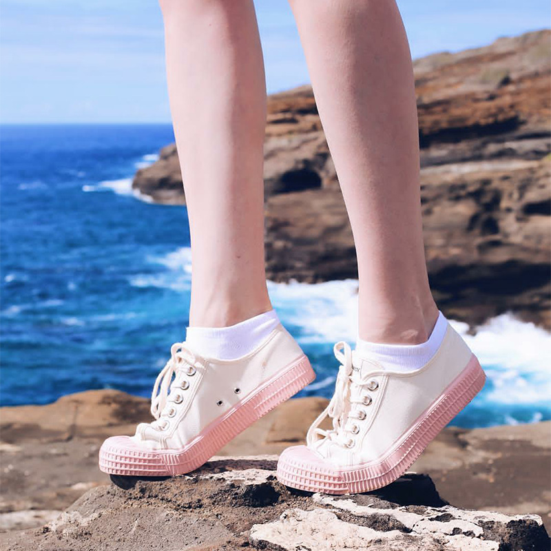 别再穿匡威了,别再穿烂大街的小白鞋了