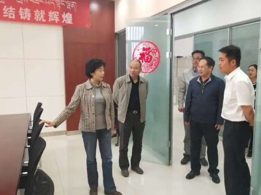 女贪官20多年老纪检：爱马仕丝巾整整一柜子，买了一套房藏匿赃物