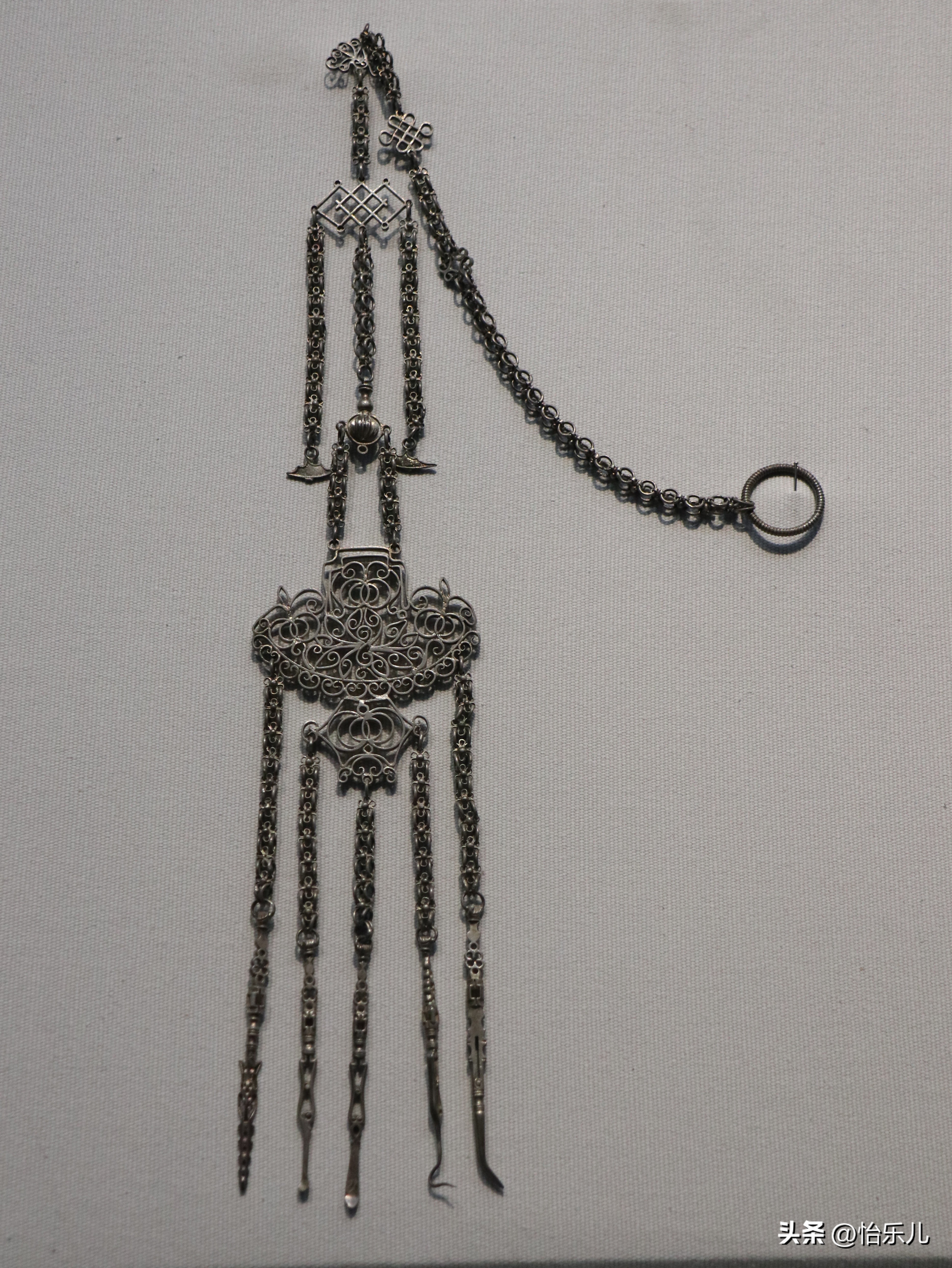 云南最著名的银饰,云南银饰元素