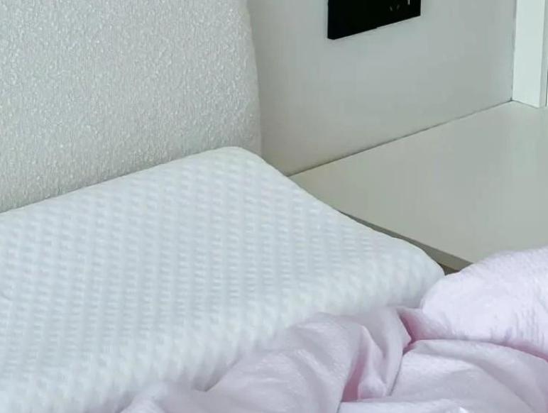 睡眠好不好枕头很重要,睡眠质量差枕头放什么