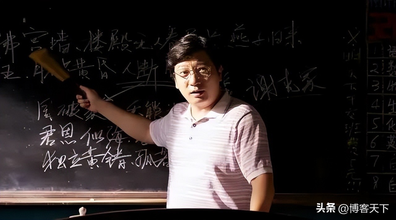 他火了之后就抛弃赵丽颖,王启年年轻的时候