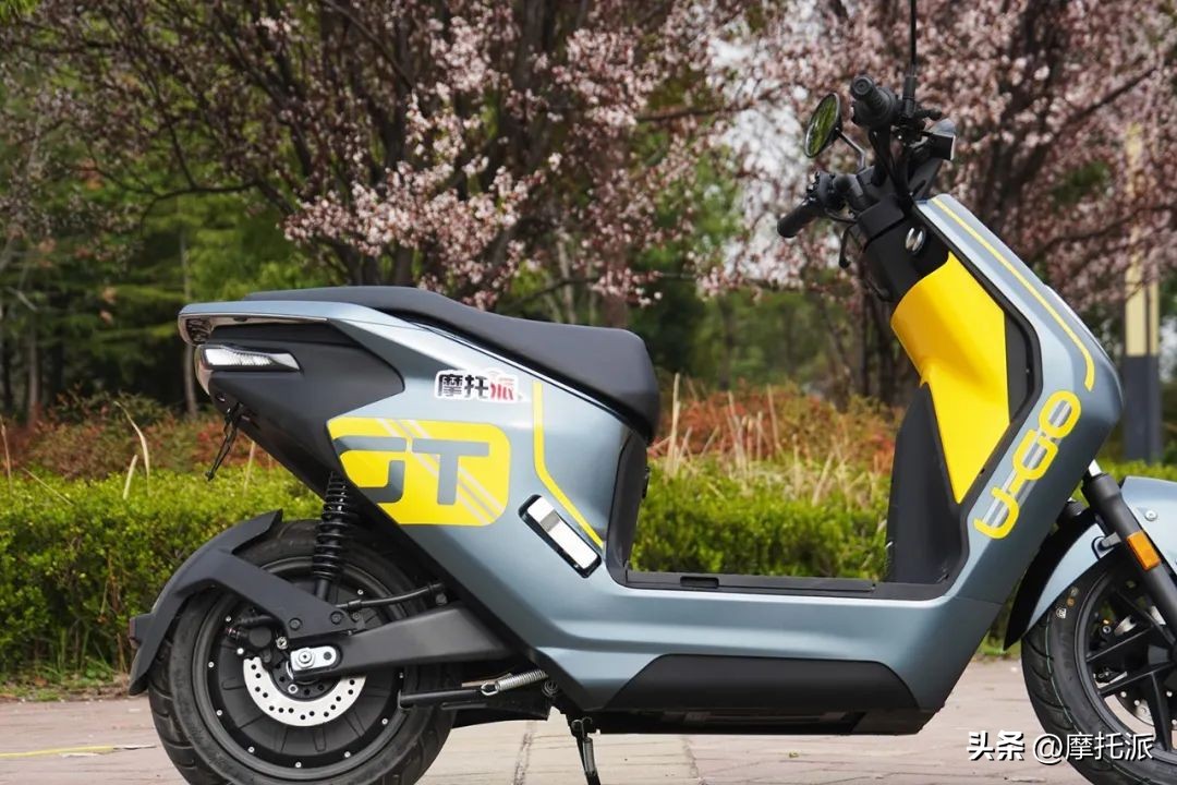 五羊本田u-gogt版电摩,五羊本田u-go电摩和电轻摩区别
