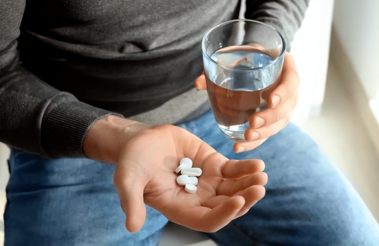 女性体毛茂盛是什么原因,女士的体毛旺盛是什么原因