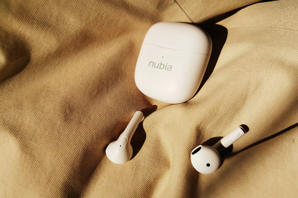 努比亚蓝牙耳机c1和t1哪个好,百元内耳机蓝牙高颜值