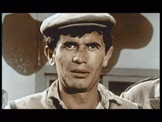 警察看见丁勇岱拔枪,丁勇岱现实遇警察