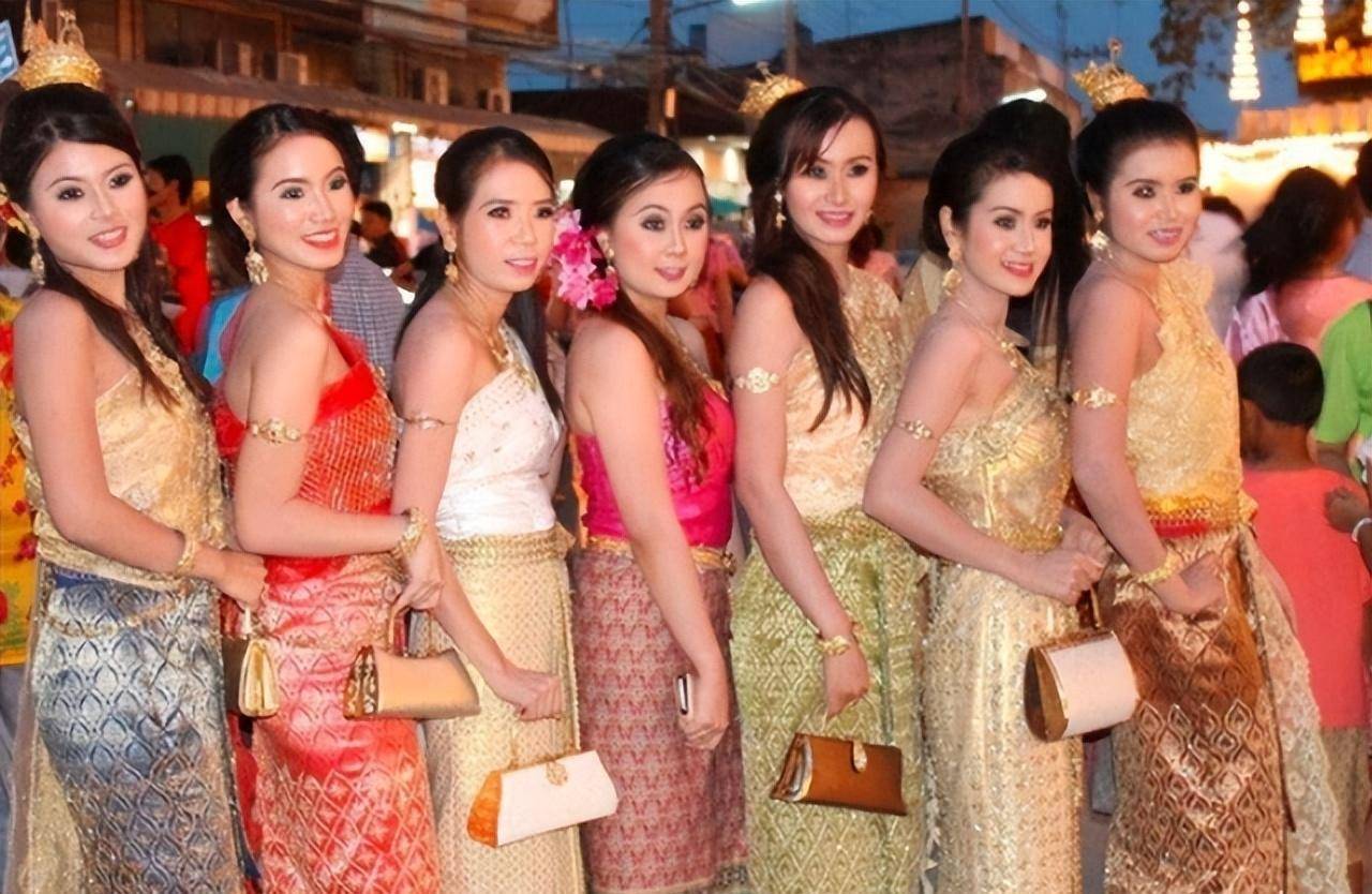 “性从业者”泛滥成灾，依靠桃色产业生存的泰国，如今现况如何？