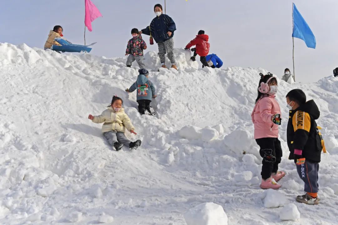 赛马场冰雪嘉年华,舞狮群狮表演比赛