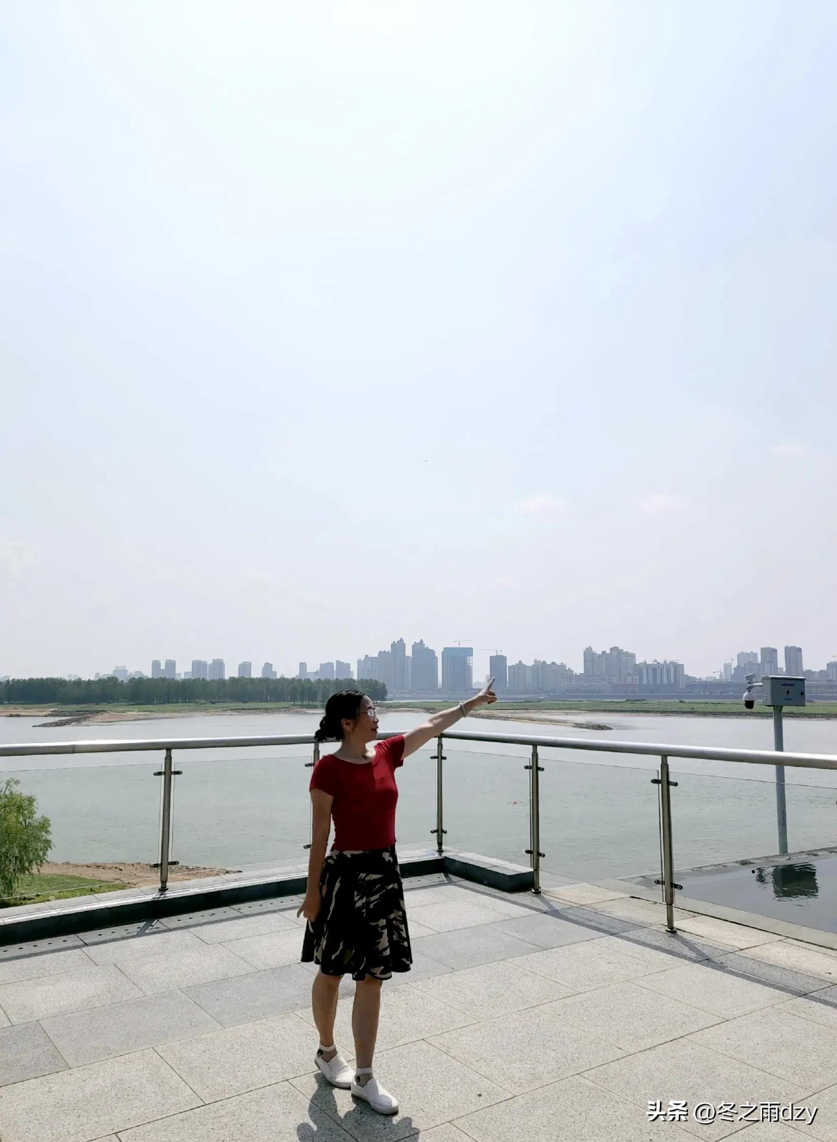 南昌舰主题园凤凰洲湿地公园,凤凰洲建军广场