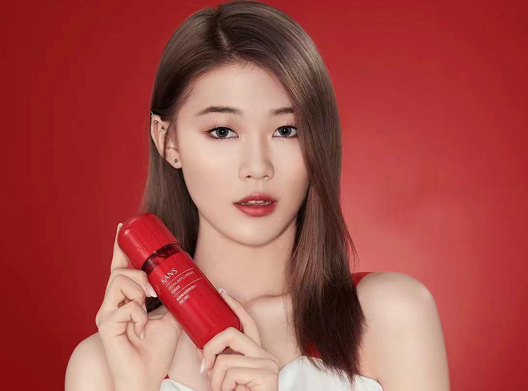 上美上市，电视综娱美妆“鼻祖”PK网红新锐美妆，“后劲”不足