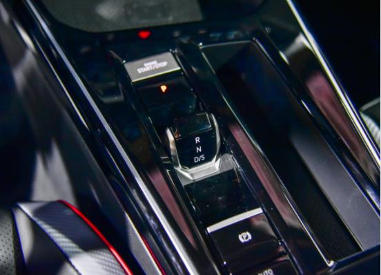 21款凌渡和21款思域哪个值得入手,凌渡1.8t和思域1.5哪个好