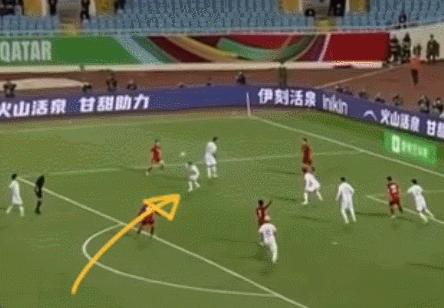 足球暴力美学卡洛斯,足球的力量美学