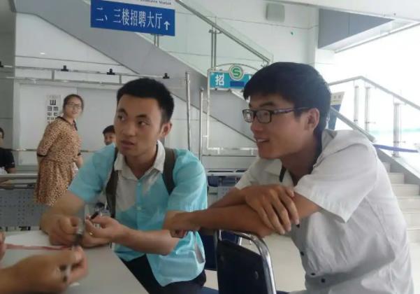 企业用工荒与大学生就业难并存,用工荒遇到的就业难