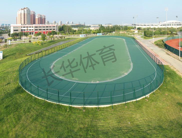全面解析聚合物陶砂在轮滑场地施工中的重要作用