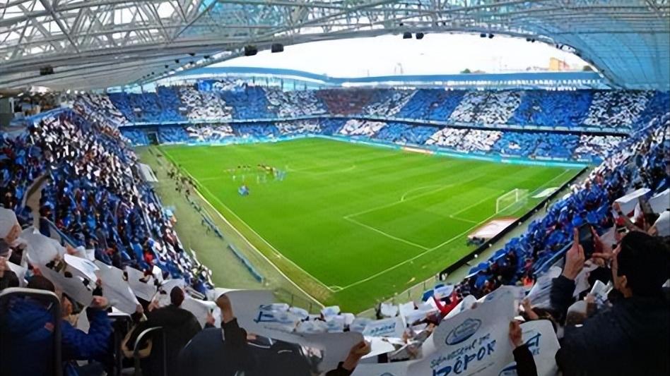 英法德西意低级别足球联赛,欧洲足坛十大震撼球场