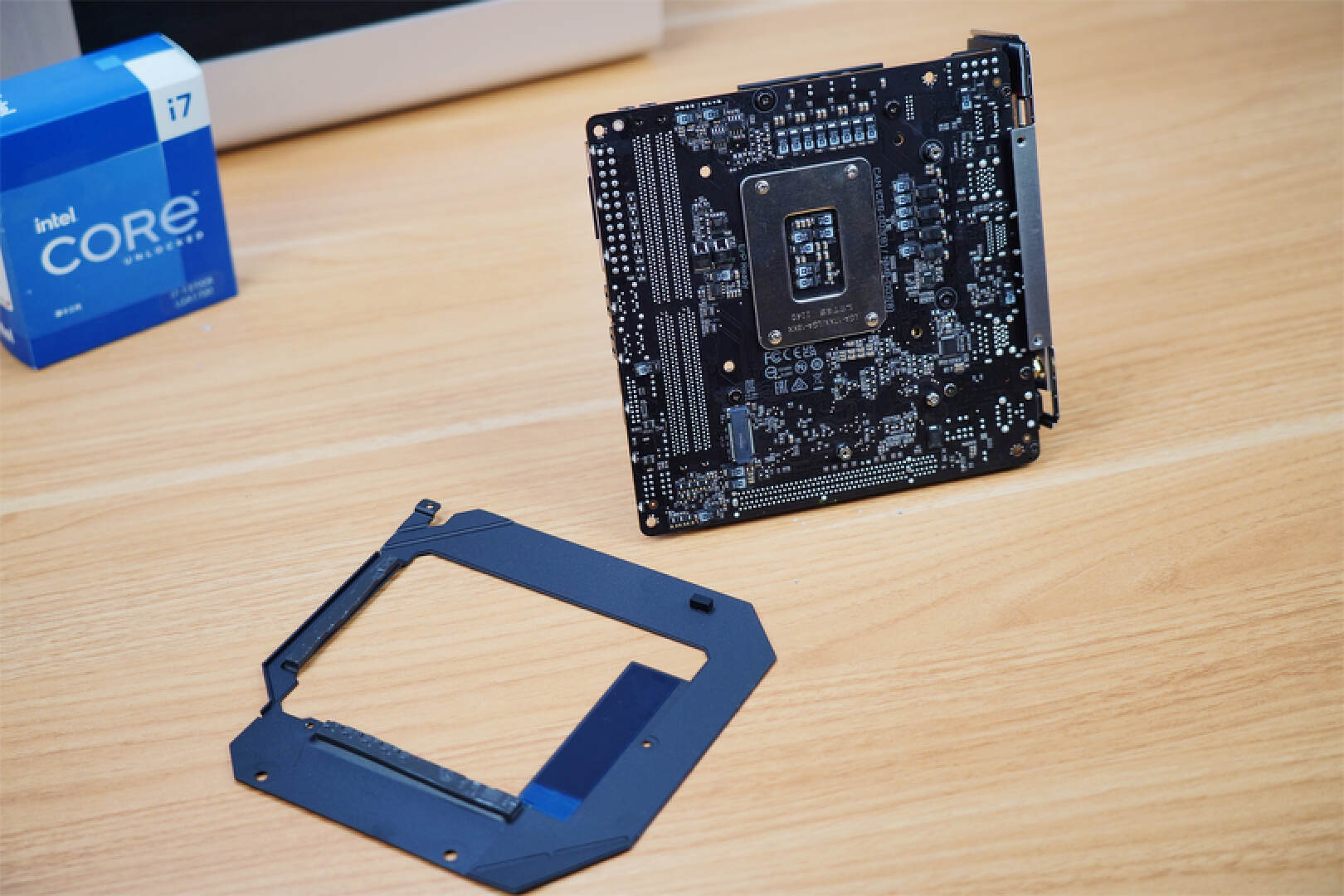 技嘉b760i迷你雕用什么散热器,技嘉b760小雕主板配13代i5