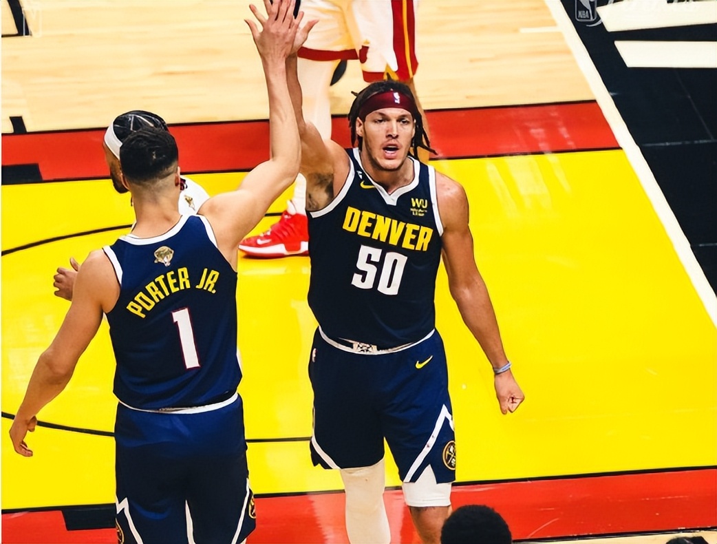 掘金102-113勇士库里集锦,13年勇士vs掘金库里集锦