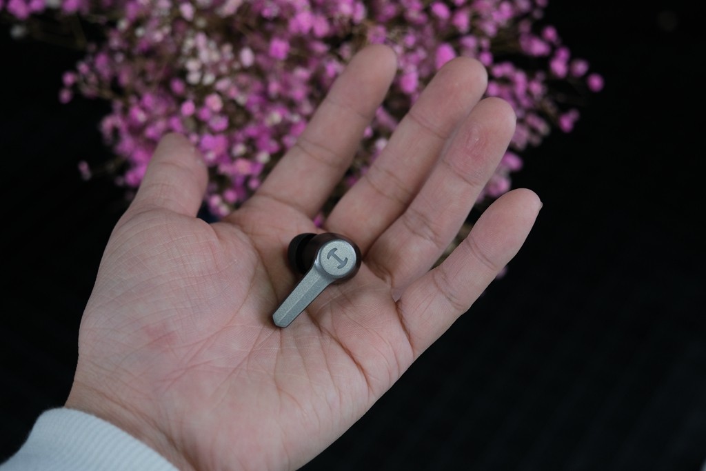 漫步者hecategx07吃鸡联名款,hecate漫步者蓝牙耳机和平精英