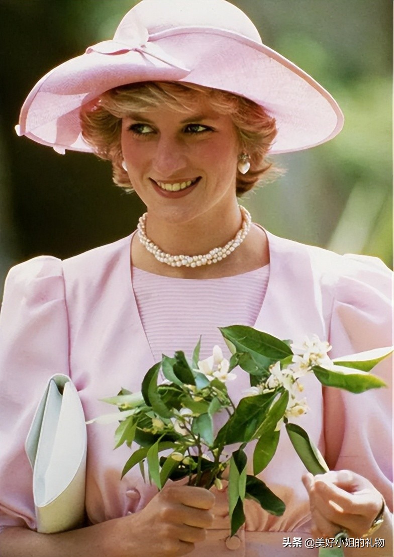 母亲节礼物项链黄金推荐,母亲节礼物排行榜前十名黄金饰品