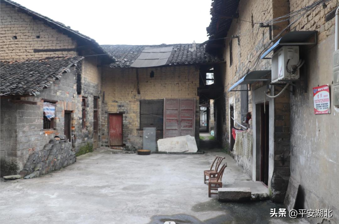 湖北警方通缉重大命案逃犯 (咸宁警方抓获一名潜逃22年的逃犯)