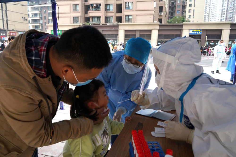 疫不容辞守防线,疫不容辞荔湾消防织牢硬核防控网