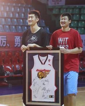 为什么广东队得到那么多球迷支持,广东球迷评价现在广东队