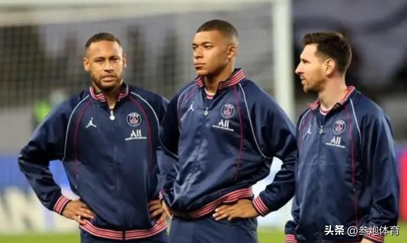 9场11球梅西再破门,梅西助攻姆巴佩和内马尔庆祝