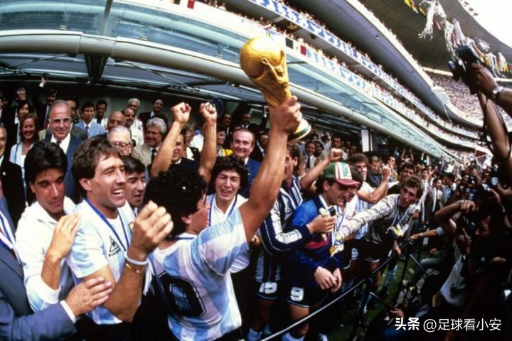 世界杯夺冠次数：五星巴西，德国意大利四次捧杯，荷兰无冕之王