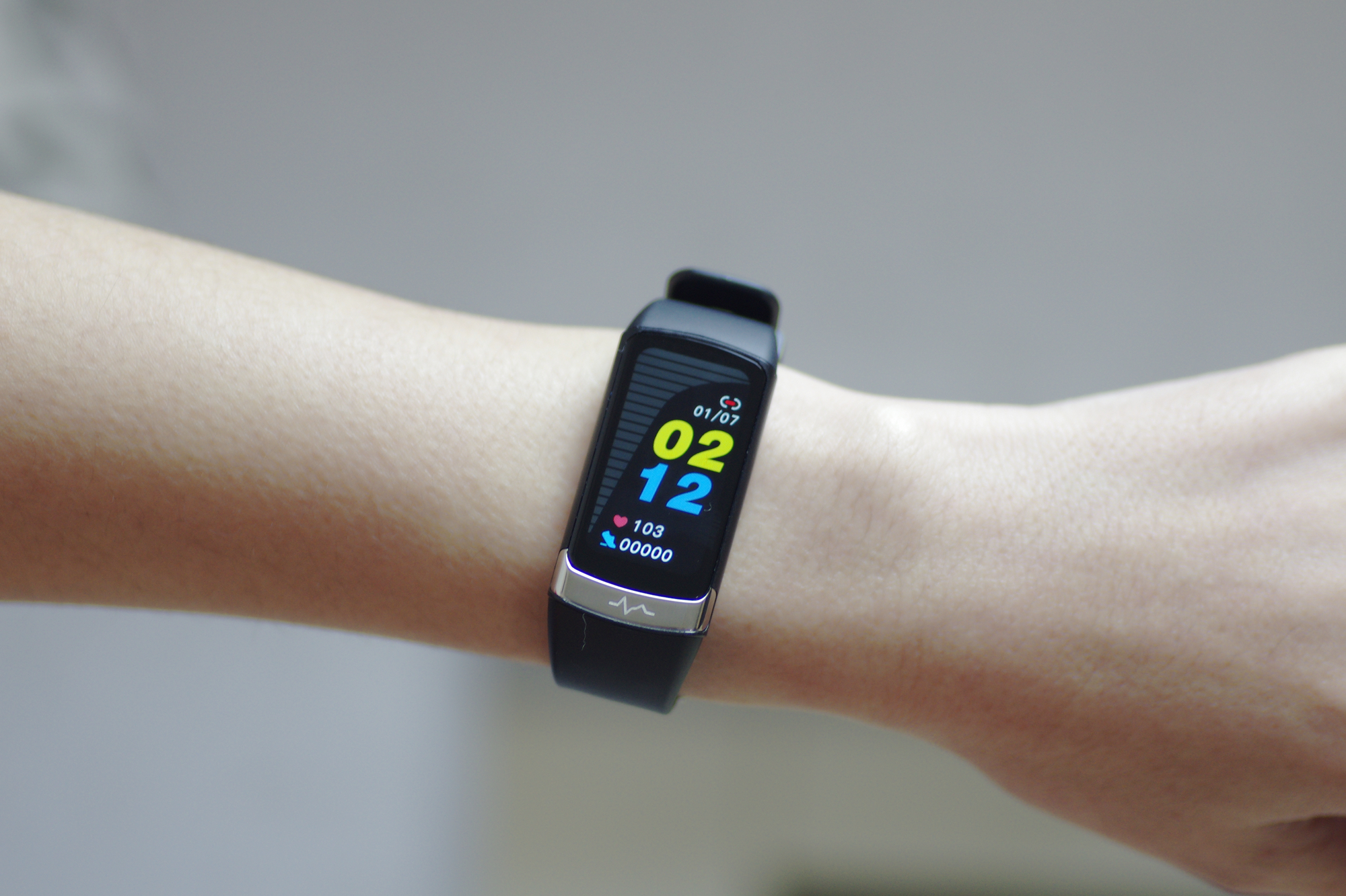 无创血糖手环评测,无创血糖血压智能健康手环