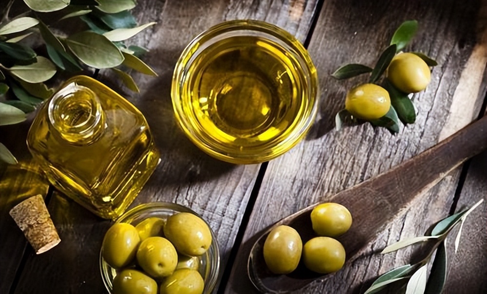 转基因大豆油少吃没事吧,菜籽油大豆油为什么要少吃