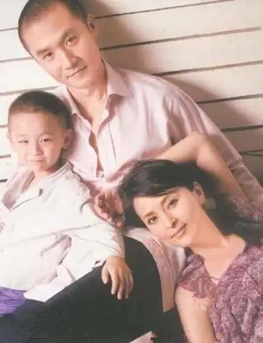 黄志忠离婚后悔吗,黄志忠何音离婚原因