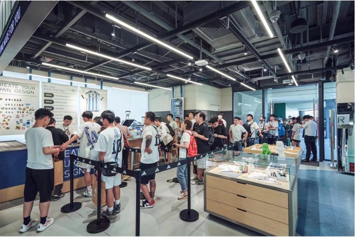 阿迪达斯业绩连续7季度下滑,对阿迪达斯未来的展望