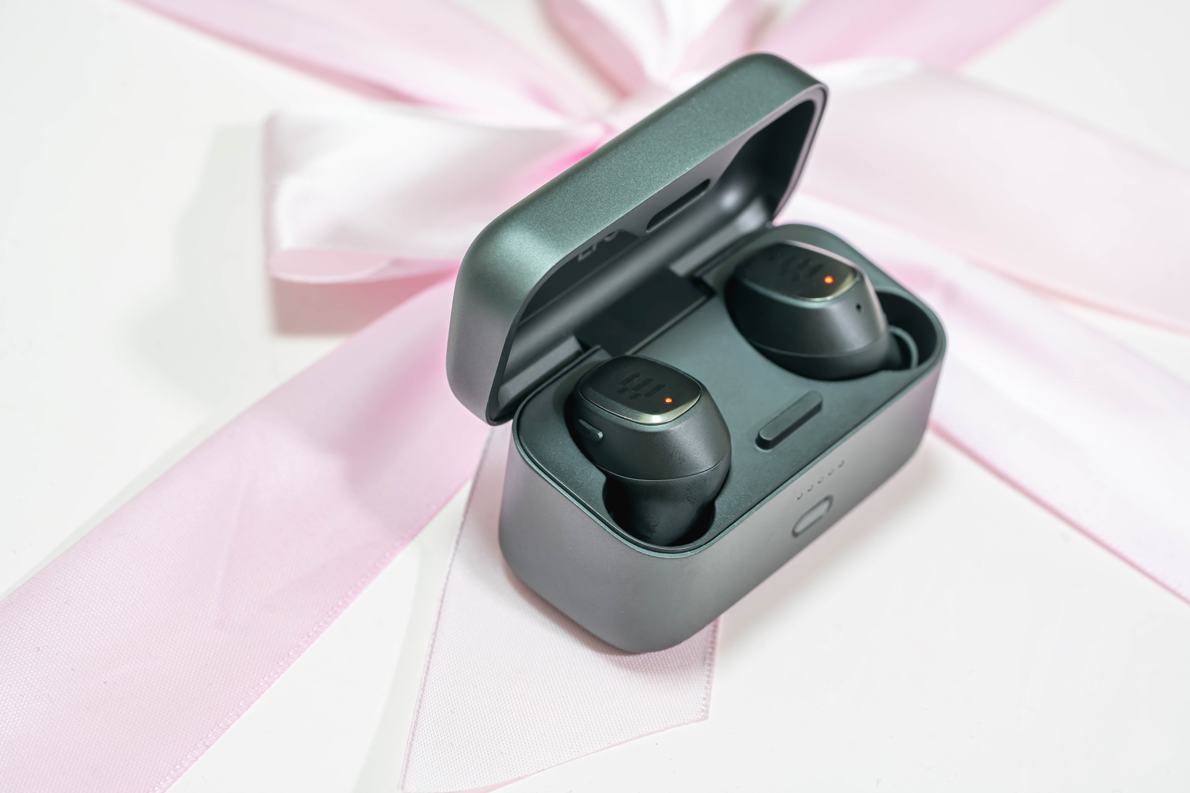 浣庡欢杩烶C鏃犵嚎鑰虫満,闊崇弨钃濈墮鑰虫満gtw270