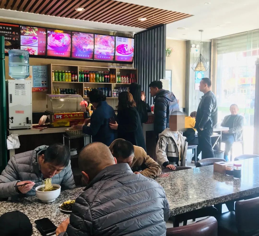 淄博这些也卖爆了！疯狂代购抢光网红店，任性买家加价求购