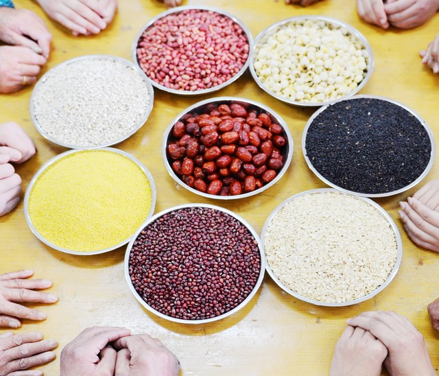 为什么现在农村年轻人不愿意种地,农民对种地看不到希望