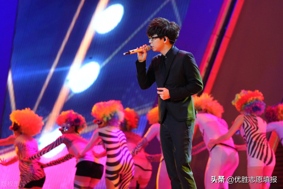 2022开门红启动会主持词,2022春晚零点钟声主持词