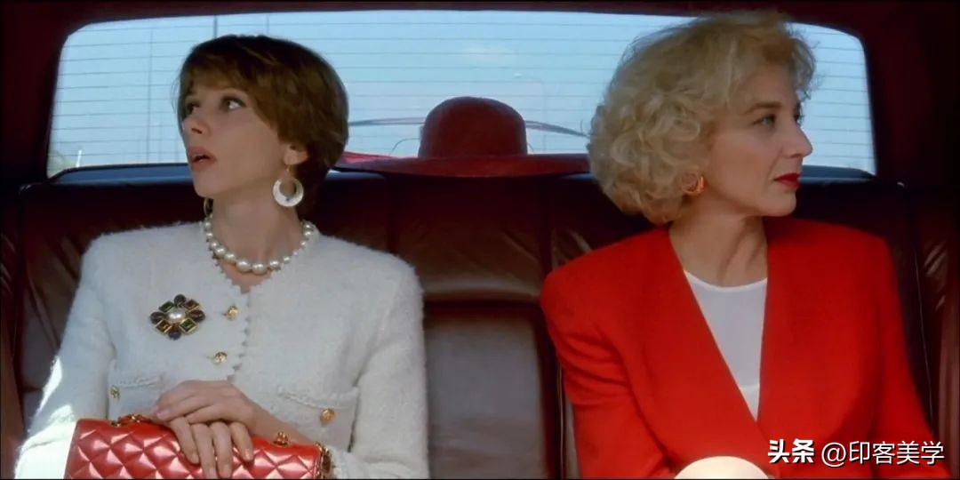 当下时尚怪现象:富婆背假包,社畜吃土买二奢