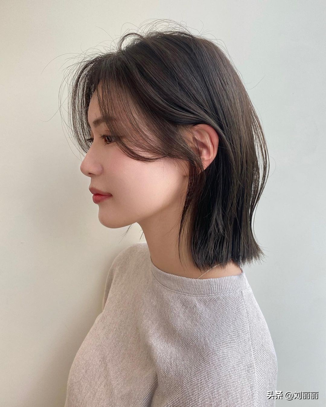 十款耐看易打理的女生发型,沙宣短发立体内扣发型图片