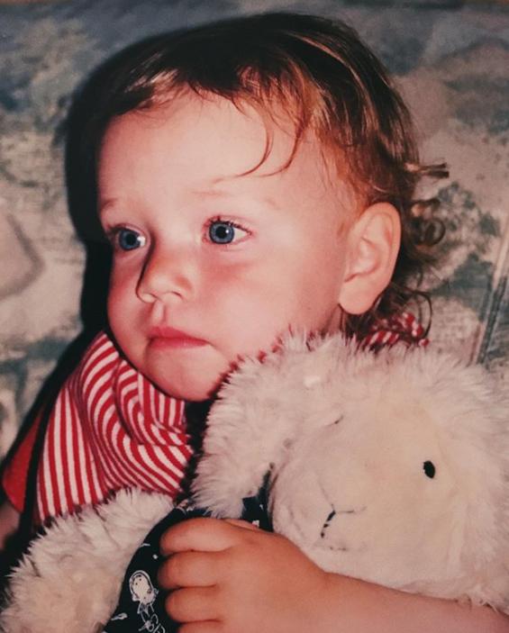 21岁德国模特凭“精灵美貌”火遍亚洲，却突然失踪？牵出黑暗内幕