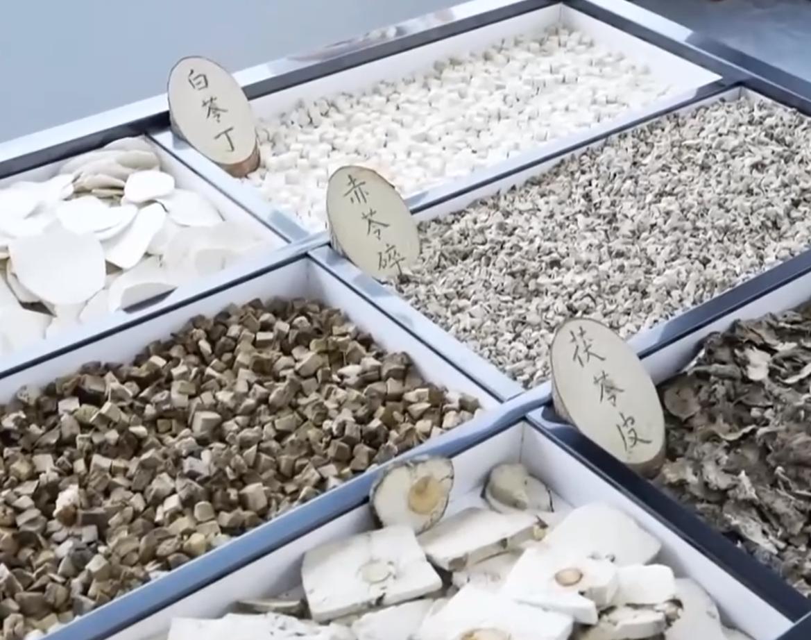 2004年湖南千万富翁突然转行，躲进深山挖丑疙瘩，2021年年入上亿